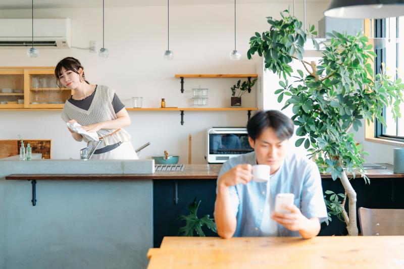 【応募者多数のため募集終了しました！】彼氏に借りた車で事故にあったことを打ち明けるも優しく許されて疑う女性役【動画ショート広告ご出演/継続あり】