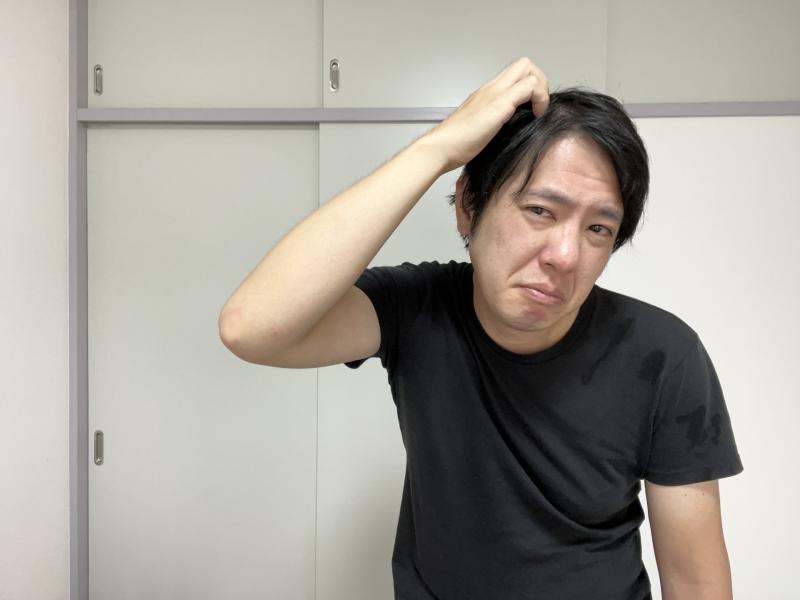愛車を町の中古車屋に持って行ったが思うような査定がつかずに帰宅した夫役【動画ショート広告ご出演/継続あり】