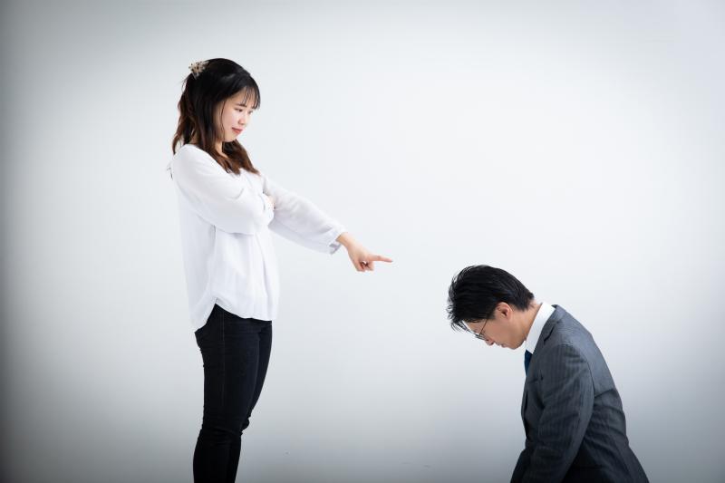 「子供がいたため離婚に踏み切れなかったが子供達が独立したので離婚を切り出す女性役」を募集します！(40～50代) / SNS動画広告のキャスト募集