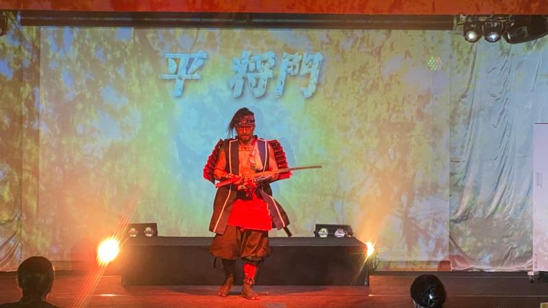 神田明神の境内にある舞台での定期公演への出演者募集！