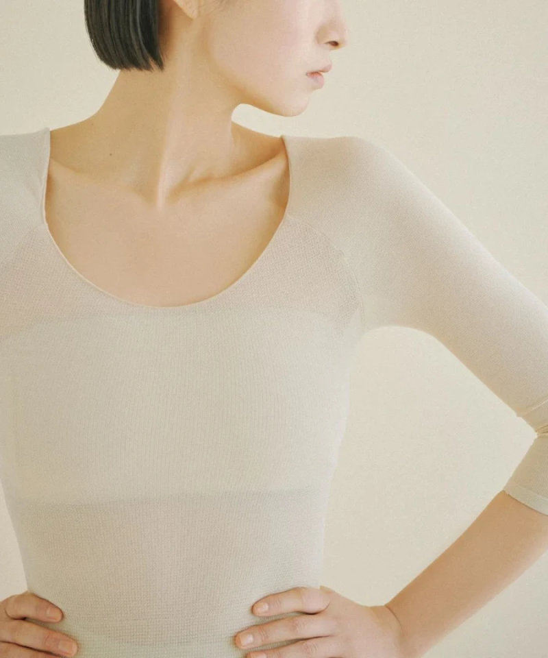 【20代〜30代女性】EC販売用インナーのモデル サブ画像