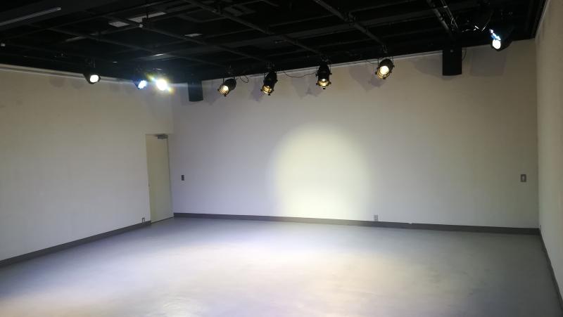 希望者全員出演！一流の演出家の下で稽古のプロセスを全て体験し、小劇場の舞台で発表する「パフォーマンスクラス」 サブ画像